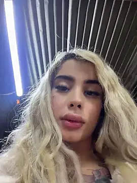 Chat XXX en directo de YouCandiSumisa