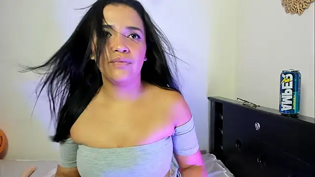 Chatroom XXX en direct de Sweety__lu_