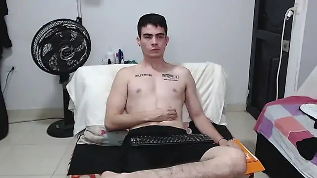 Zac_Efront ওয়েবক্যাম শো