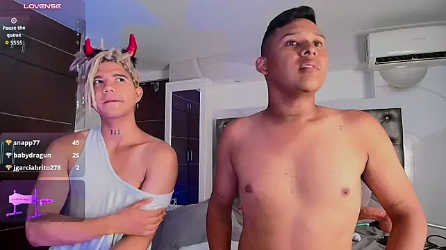 Онлайн чат XXX AlanAndAxel