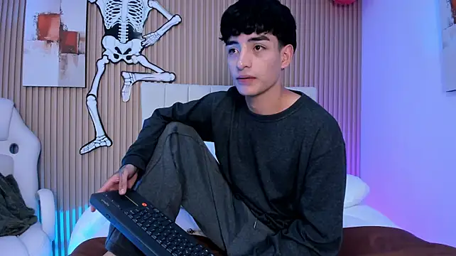 Онлайн чат XXX Filiph_Sterliing