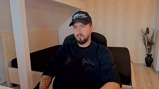 Chat +18 de LoganStroud ao vivo