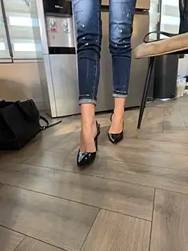 FeetVibe live XXX chat