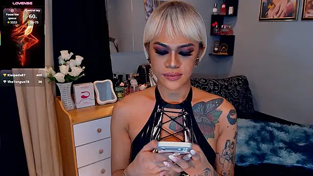 StellaStrong30's Live XXX Chat