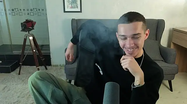 XXX chat uživo modela KaydenDrew