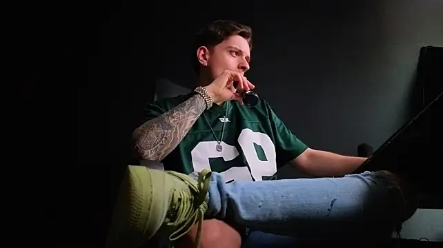 Онлайн чат XXX FelixStarkk