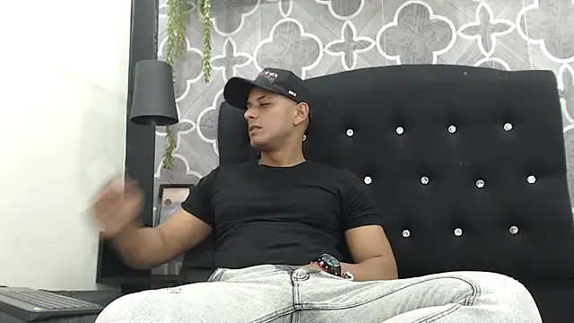 Chris_Dick23's Live XXX Chat