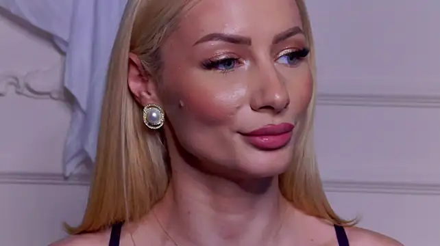AngieShae Chat XXX in diretta