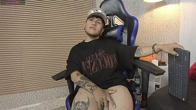 Chat XXX en directo de Bill33_