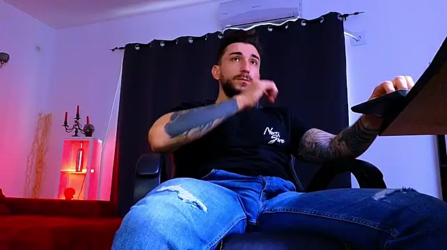 MightyAaron66 라이브 XXX 채팅