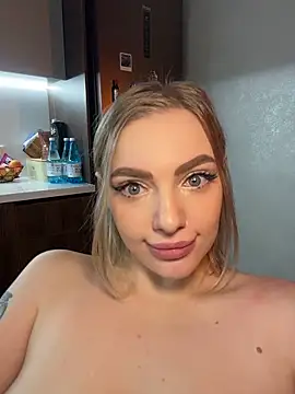 HugeBoobsAlice Chat XXX live