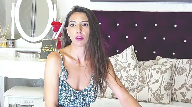 Rossaliaa লাইভ XXX চ্যাট