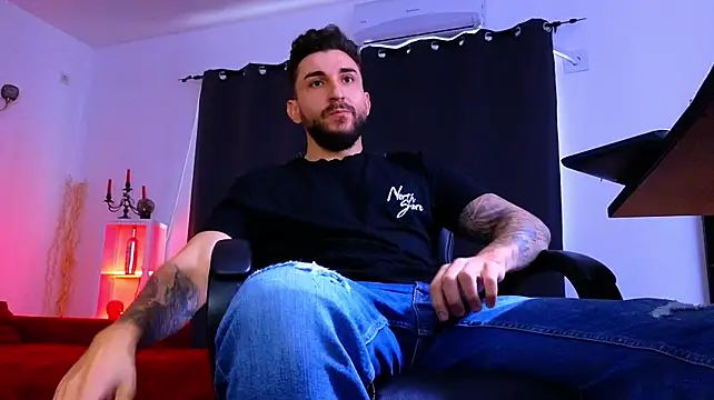 צ'אט XXX בשידור חי של MightyAaron66