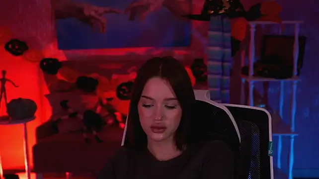 AngelaHolmes XXX чат на живо
