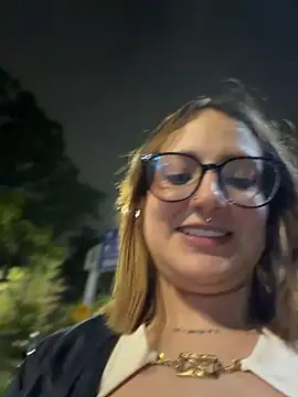 צ'אט XXX בשידור חי של Megan_lu2