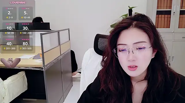 yangyang-777 网络视讯表演