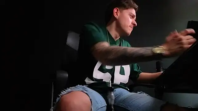 XXX chat uživo modela FelixStarkk
