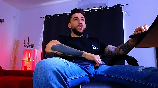MightyAaron66 Live XXX-Chat