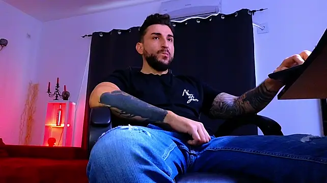แชท XXX สดของ MightyAaron66