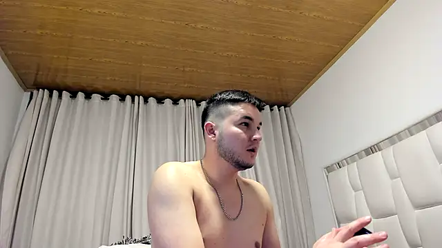 แชท XXX สดของ ErickyTefyy
