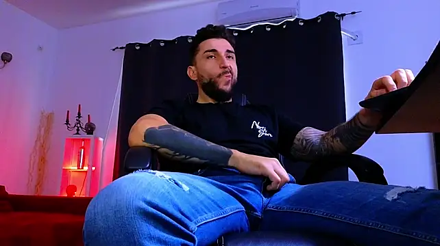 Онлайн чат XXX MightyAaron66