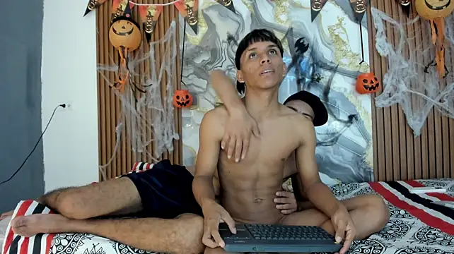 แชท XXX สดของ tyler_twink_boy