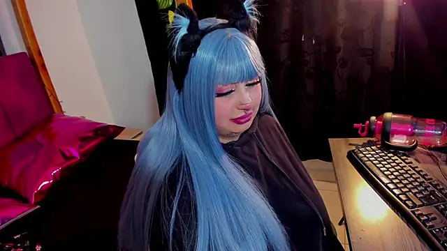Chat +18 de lussyevans24 ao vivo