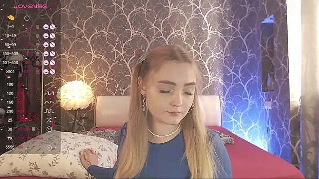 MiaMiaMeow Chat XXX live