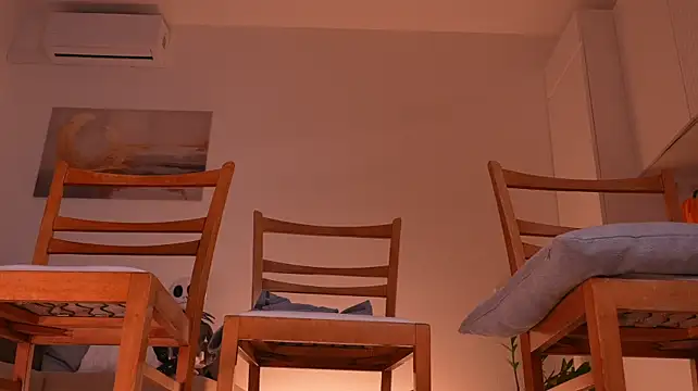 Chat +18 de Miablueye ao vivo