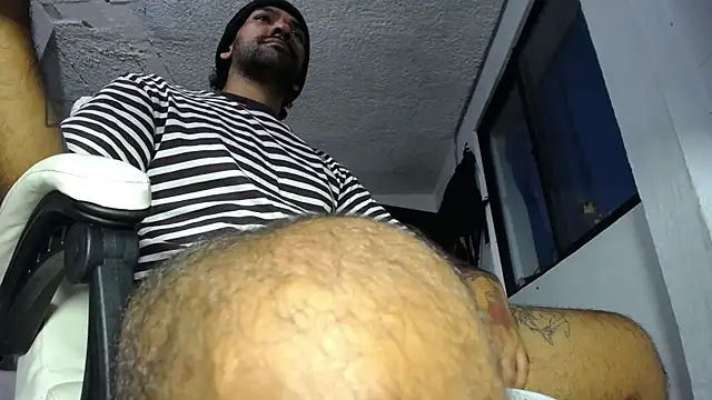 Carlo_yates' Live XXX Chat