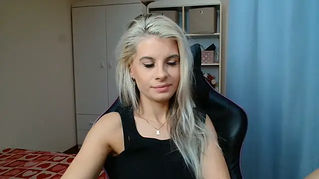 KristineGlow's Live XXX Chat