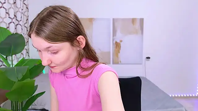 NikaRain Adlı Modelin Canlı XXX Sohbeti