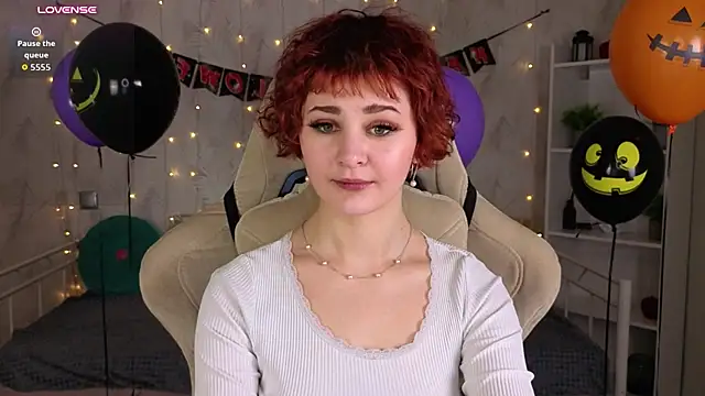 Chat XXX en directo de Kira__Fluffy