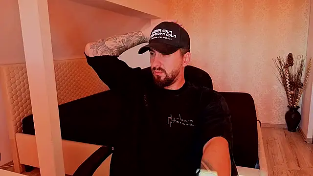 Chatroom XXX en direct de LoganStroud
