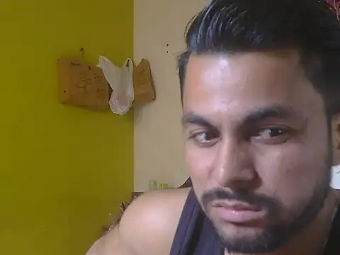 Stubborndesiboy: онлайн-секс-чат