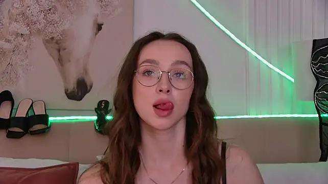 Chat +18 de Emily_Simon ao vivo