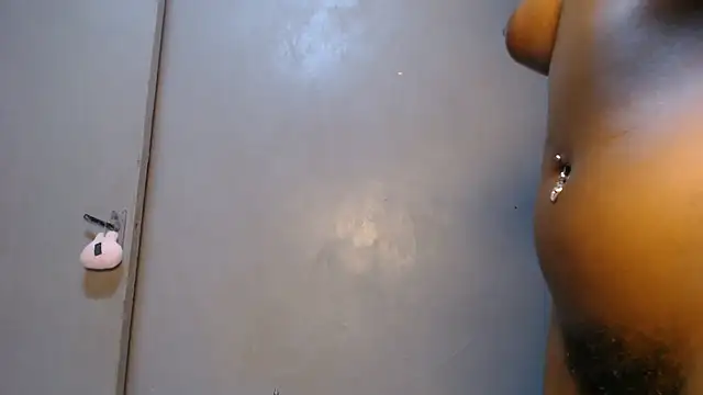 SpicyMackenzie22's Live XXX Chat