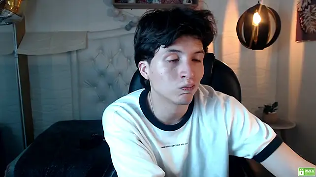 XXX chat uživo modela Marcoviolet