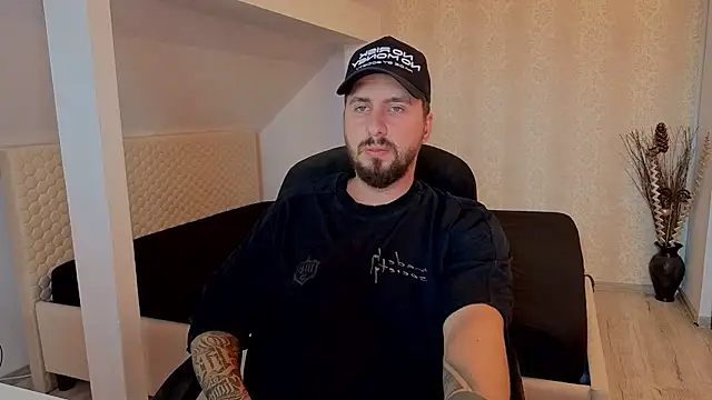 Chatroom XXX en direct de LoganStroud