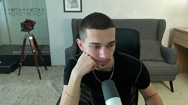 KaydenDrew Chat XXX in diretta
