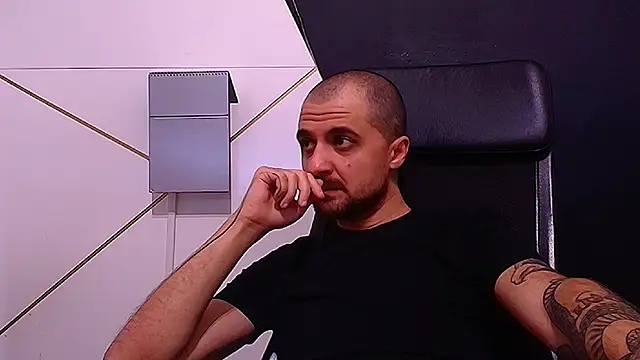 JamesMyerss' Live XXX Chat