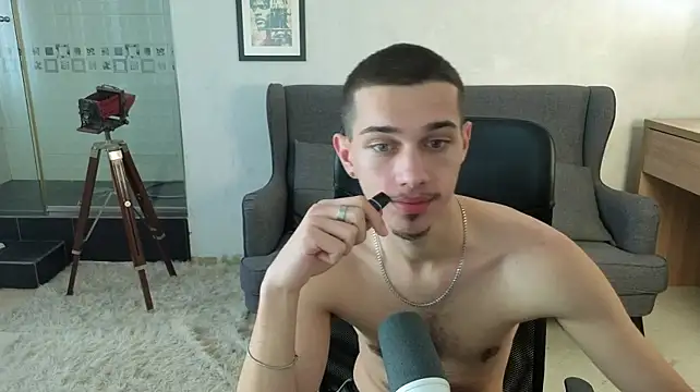 KaydenDrew's Live XXX Chat