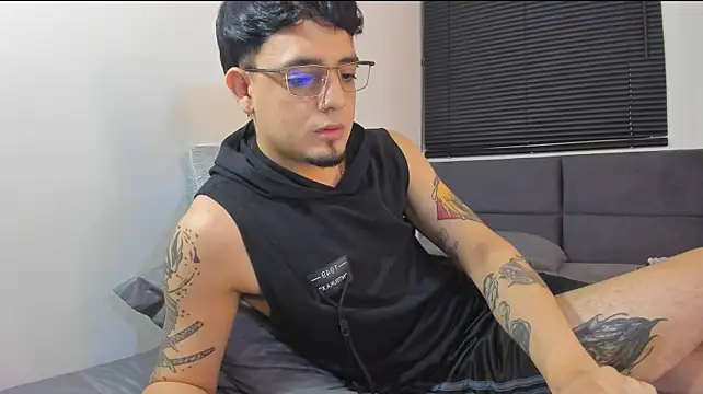 alejandro_calderon1 Chat XXX live