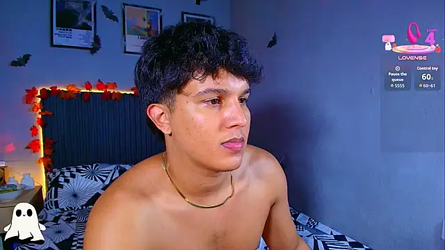 Leo_Savage_ Adlı Modelin Canlı XXX Sohbeti