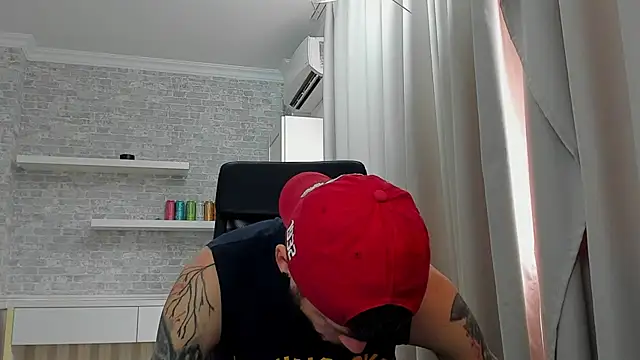 Chat XXX ao vivo de JonahShaw
