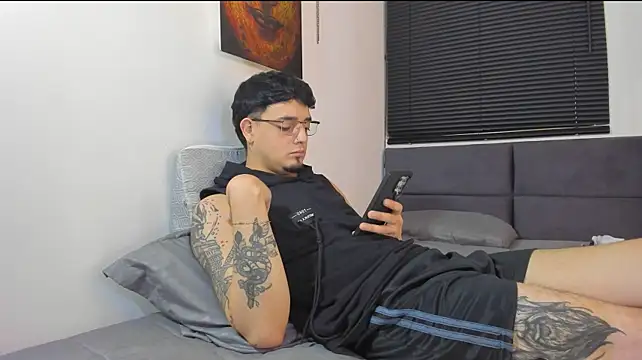 Chatroom XXX en direct de alejandro_calderon1