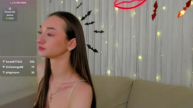 Kelly_Powell Adlı Modelin Canlı XXX Sohbeti