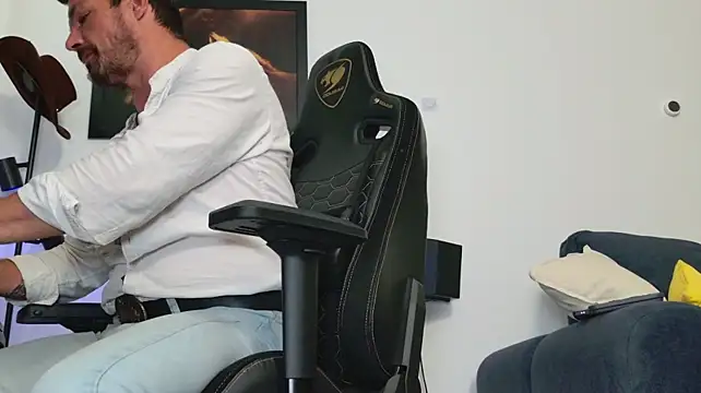 ChrisKox XXX чат на живо