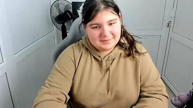 Chatroom XXX en direct de PhoenixFly