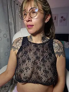 Mar_puentes' Live XXX Chat